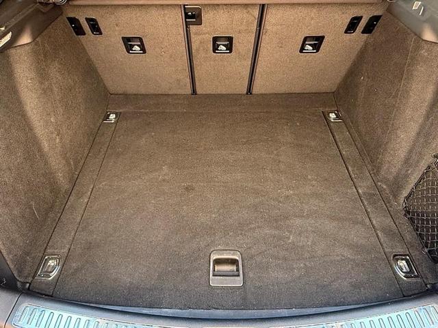 Photo of 2024 White Porsche Macan