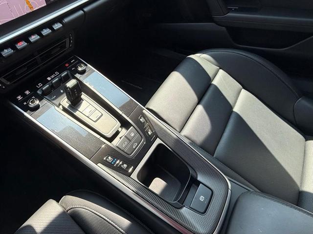 Photo of 2021 Carrara White Metallic Porsche 911