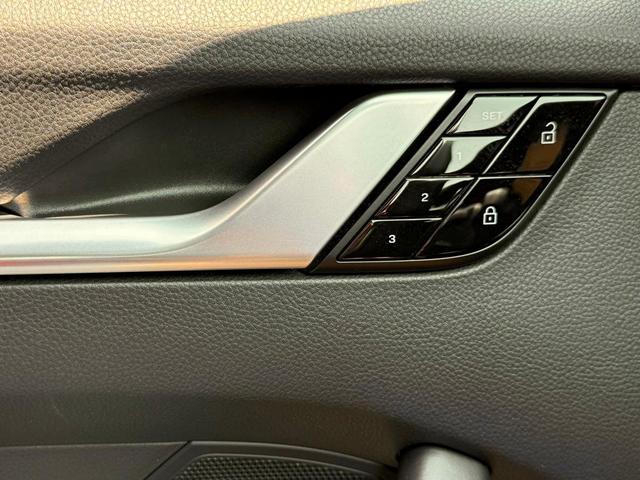 Photo of 2021 Carrara White Metallic Porsche 911