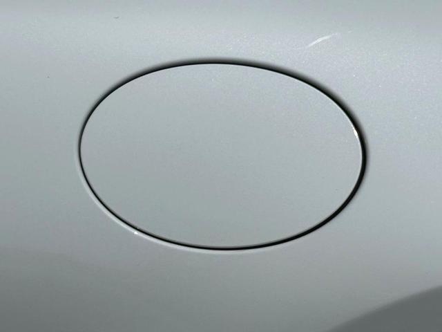 Photo of 2021 Carrara White Metallic Porsche 911