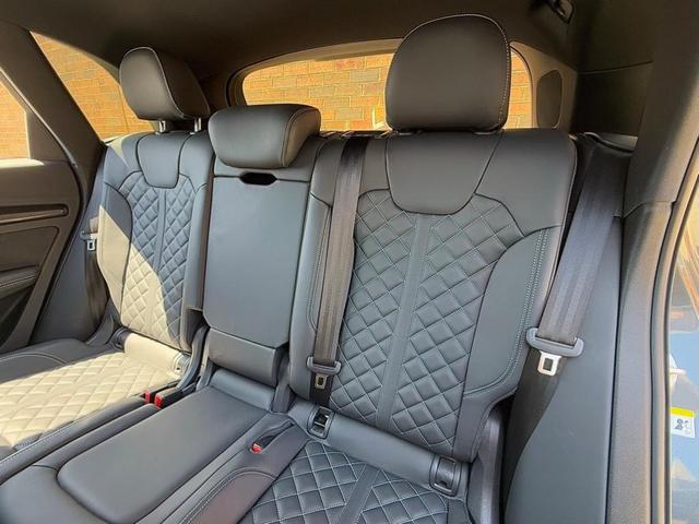 Photo of 2024 Daytona Gray Pearl Effect Audi SQ5