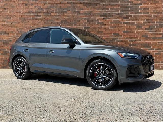 Photo of 2024 Daytona Gray Pearl Effect Audi SQ5