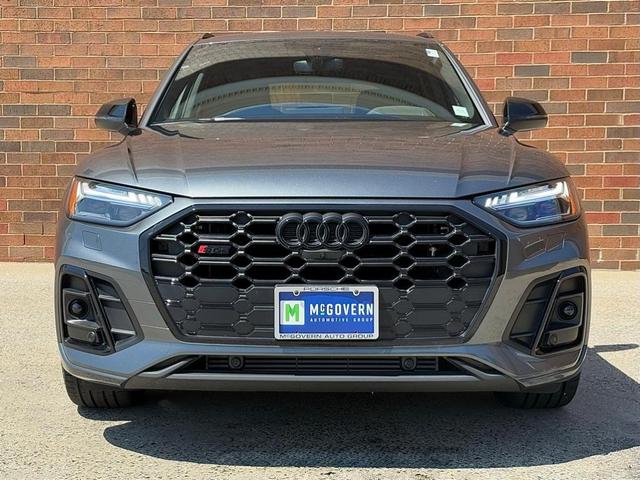 Photo of 2024 Daytona Gray Pearl Effect Audi SQ5
