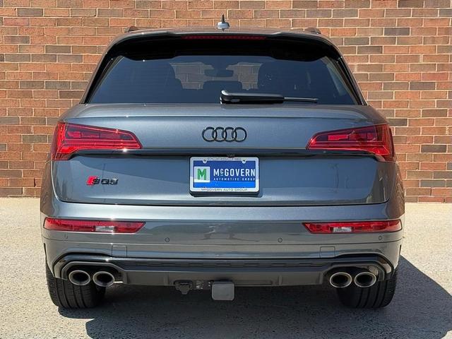 Photo of 2024 Daytona Gray Pearl Effect Audi SQ5