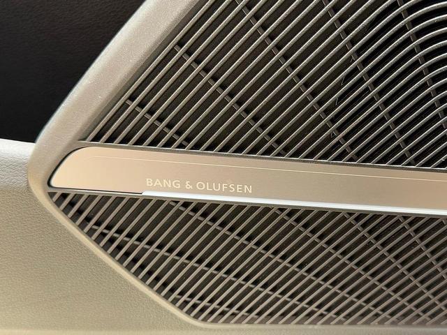 Photo of 2024 Daytona Gray Pearl Effect Audi SQ5