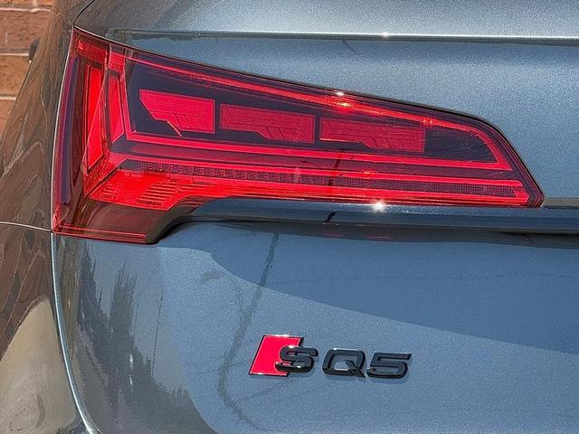 Photo of 2024 Daytona Gray Pearl Effect Audi SQ5