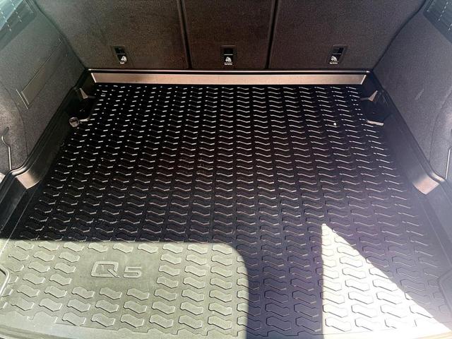 Photo of 2024 Daytona Gray Pearl Effect Audi SQ5