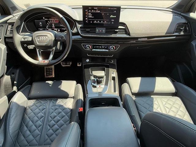 Photo of 2024 Daytona Gray Pearl Effect Audi SQ5