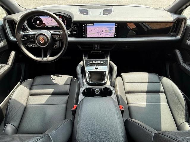 Photo of 2024 Carrara White Metallic Porsche Cayenne