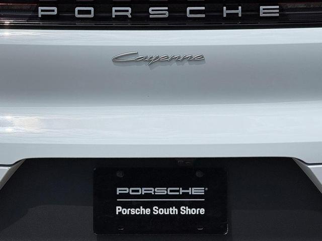 Photo of 2024 Carrara White Metallic Porsche Cayenne