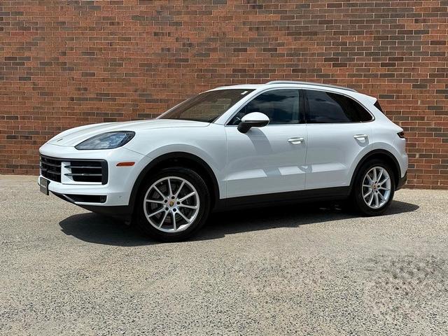 Photo of 2024 Carrara White Metallic Porsche Cayenne