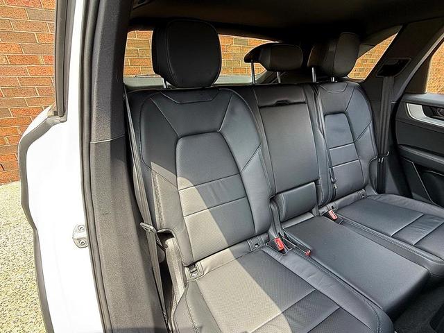 Photo of 2024 Carrara White Metallic Porsche Cayenne