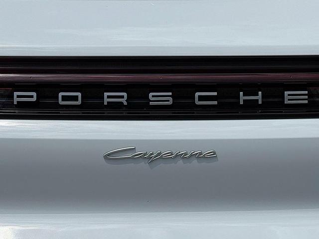 Photo of 2024 Carrara White Metallic Porsche Cayenne