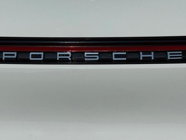 Photo of 2021 White Porsche Macan
