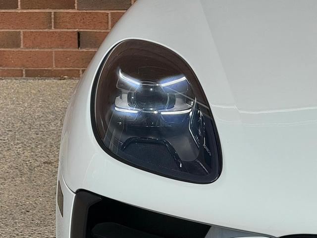 Photo of 2021 White Porsche Macan