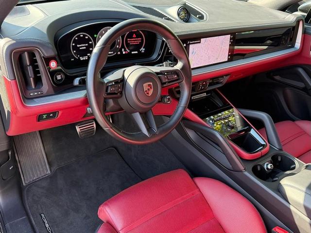 Photo of 2024 Black Metallic Porsche Cayenne