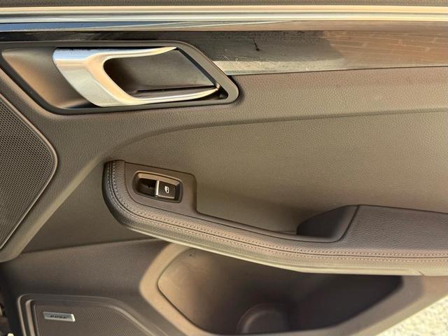 Photo of 2024 Black Porsche Macan