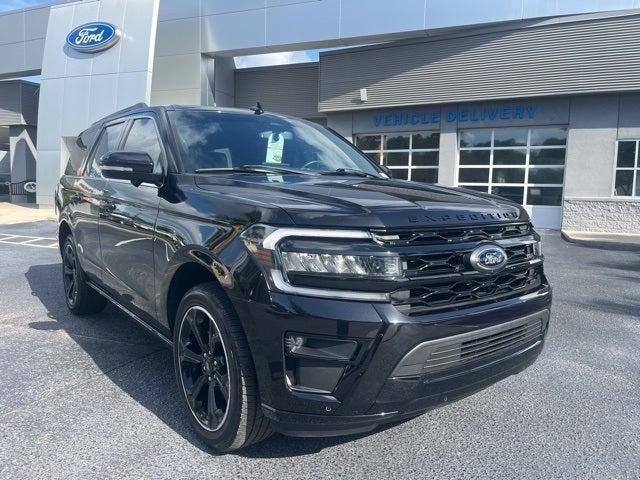 Photo of 2024 Agate Black Metallic Ford Expedition