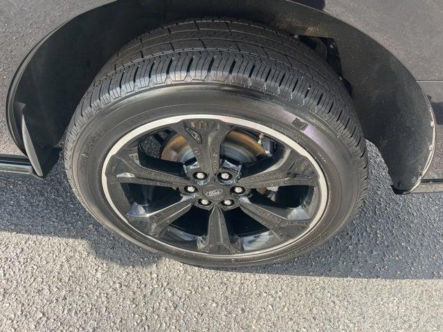 Photo of 2024 Agate Black Metallic Ford Expedition