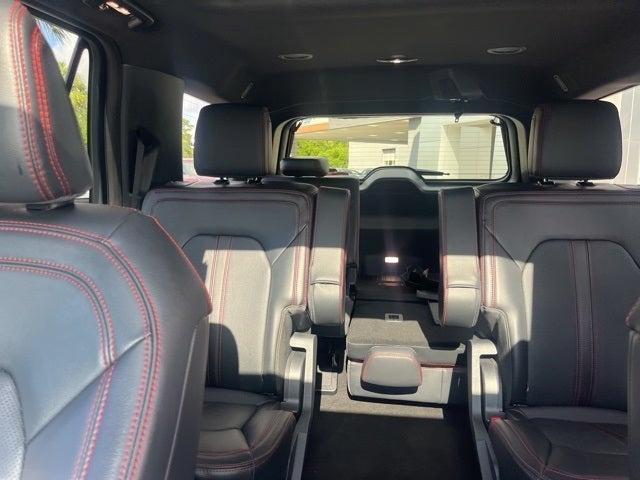 Photo of 2024 Agate Black Metallic Ford Expedition