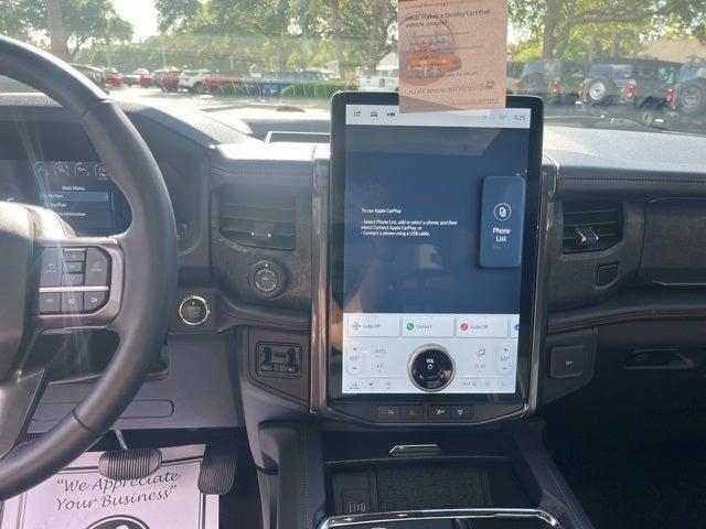 Photo of 2024 Agate Black Metallic Ford Expedition