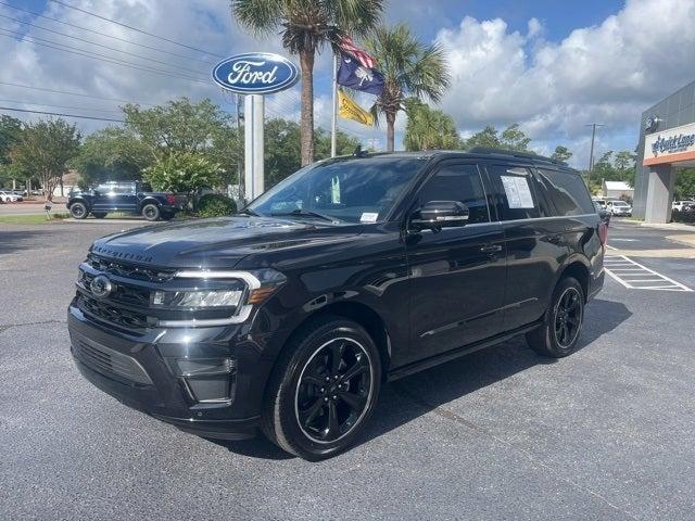 Photo of 2024 Agate Black Metallic Ford Expedition