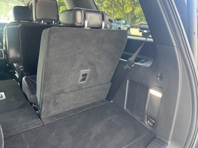 Photo of 2024 Agate Black Metallic Ford Expedition