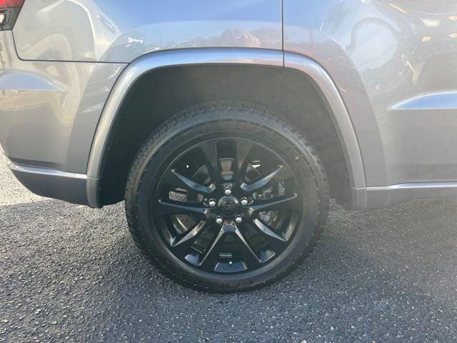 Photo of 2017 Billet Silver Metallic Clearcoat Jeep Grand Cherokee