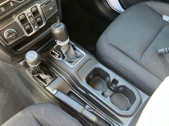 Photo of 2023 Bright White Clearcoat Jeep Gladiator