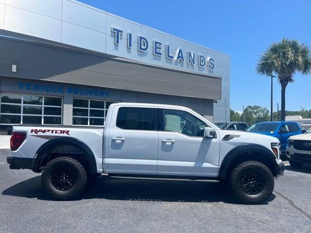 Photo of 2025 White Metallic Ford F-150