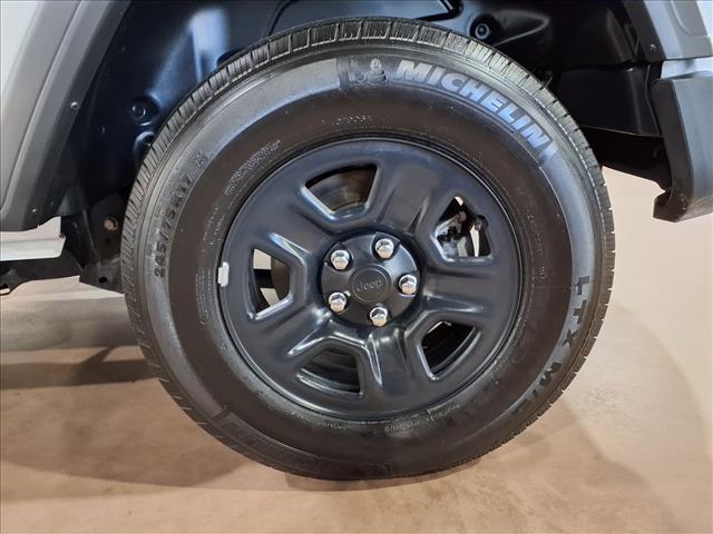Photo of 2021 Bright White Clearcoat Jeep Wrangler