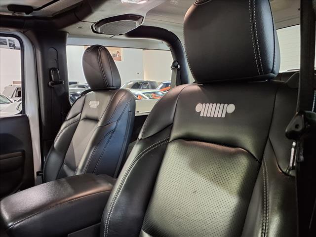 Photo of 2021 Bright White Clearcoat Jeep Wrangler