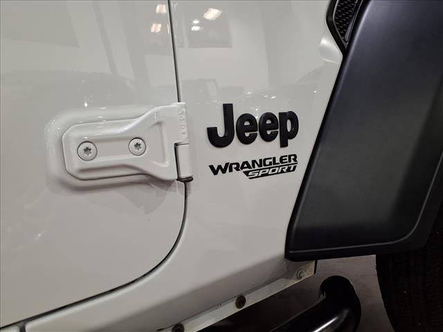 Photo of 2021 Bright White Clearcoat Jeep Wrangler