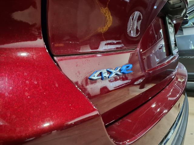 Photo of 2023 Velvet Red Pearl Coat Prv Jeep Grand Cherokee
