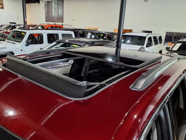 Photo of 2023 Velvet Red Pearl Coat Prv Jeep Grand Cherokee
