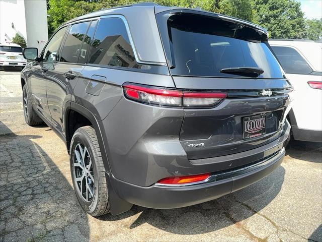Photo of 2025 Gray Jeep Grand Cherokee