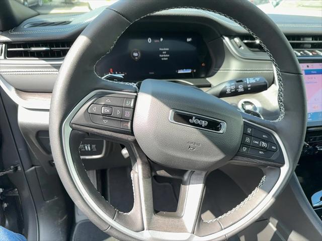 Photo of 2025 Gray Jeep Grand Cherokee