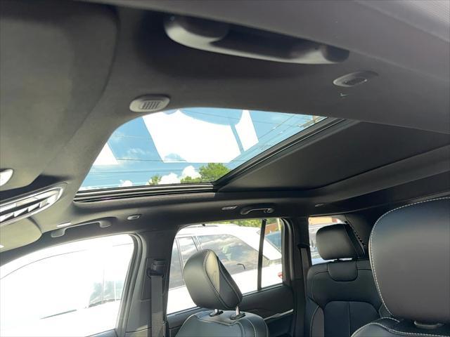 Photo of 2025 Gray Jeep Grand Cherokee