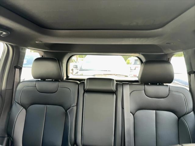 Photo of 2025 Gray Jeep Grand Cherokee