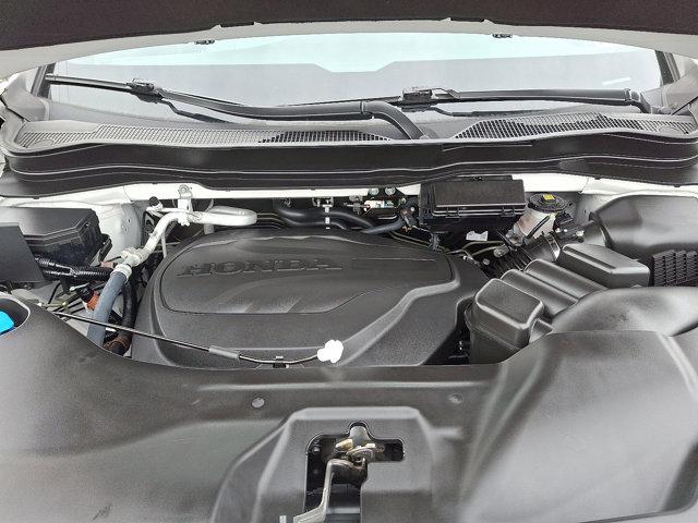 Photo of 2023 Platinum White Pearl   Wx Honda Passport