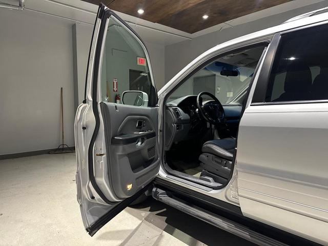 Photo of 2004 Starlight Silver Metallic Honda Pilot