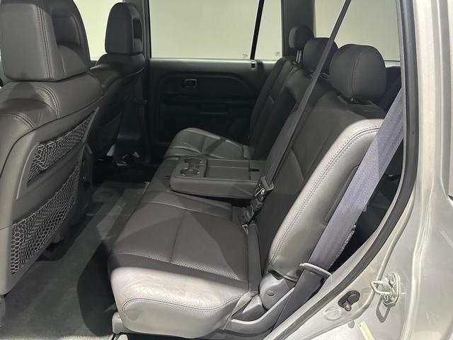 Photo of 2004 Starlight Silver Metallic Honda Pilot