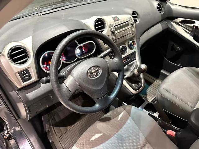 Photo of 2009 Magnetic Gray Metallic Toyota Matrix