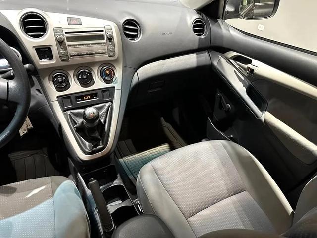 Photo of 2009 Magnetic Gray Metallic Toyota Matrix
