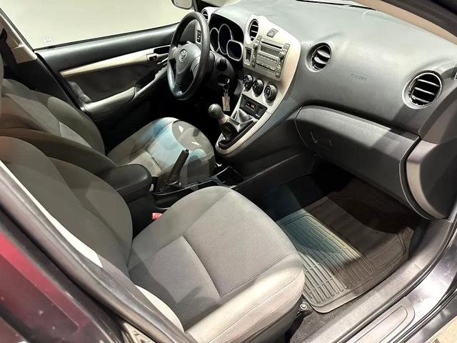 Photo of 2009 Magnetic Gray Metallic Toyota Matrix