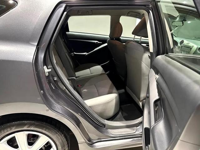 Photo of 2009 Magnetic Gray Metallic Toyota Matrix