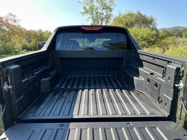 Photo of 2025 Rockwood Green Hyundai SANTA CRUZ