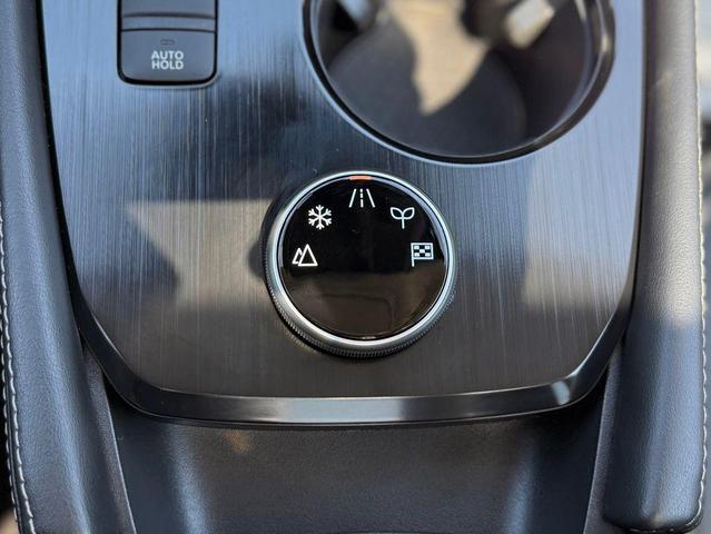 Photo of 2023 Super Black Nissan Rogue