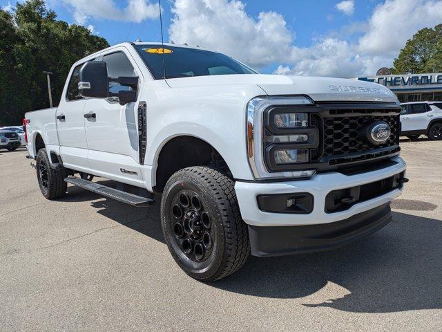 Photo of 2024 Oxford White Ford F-250