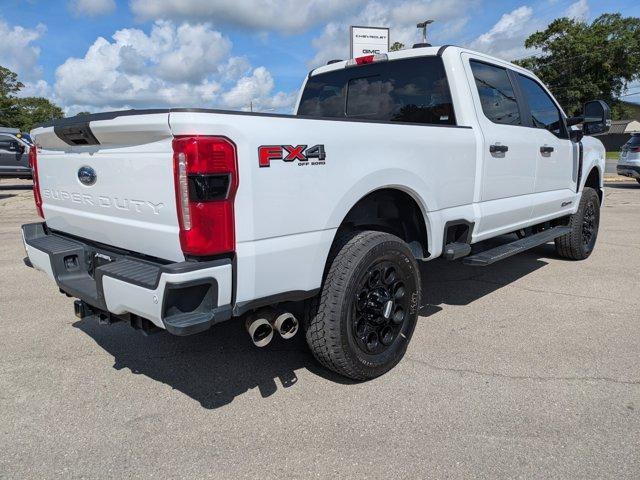 Photo of 2024 Oxford White Ford F-250